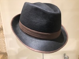 Chapeau simili  cuir 