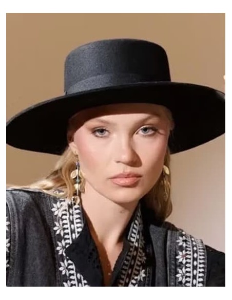 Chapeaux
